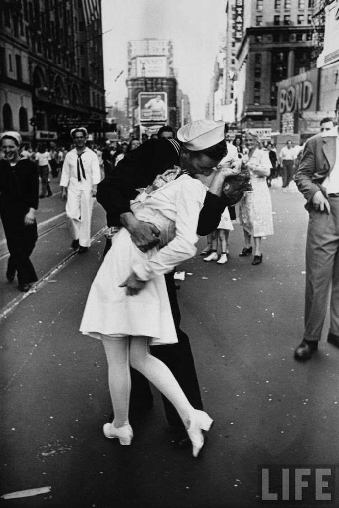 iconic-photographs-1940-vj-day