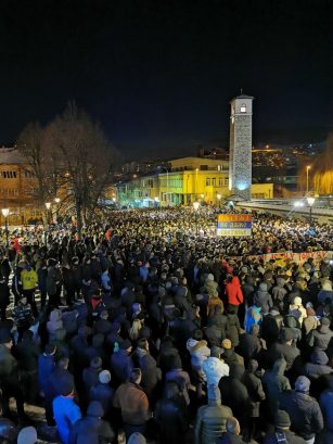 Литије широм Црне Горе: Молитвом, иконом и достојанством народ брани светиње! (фото, видео)