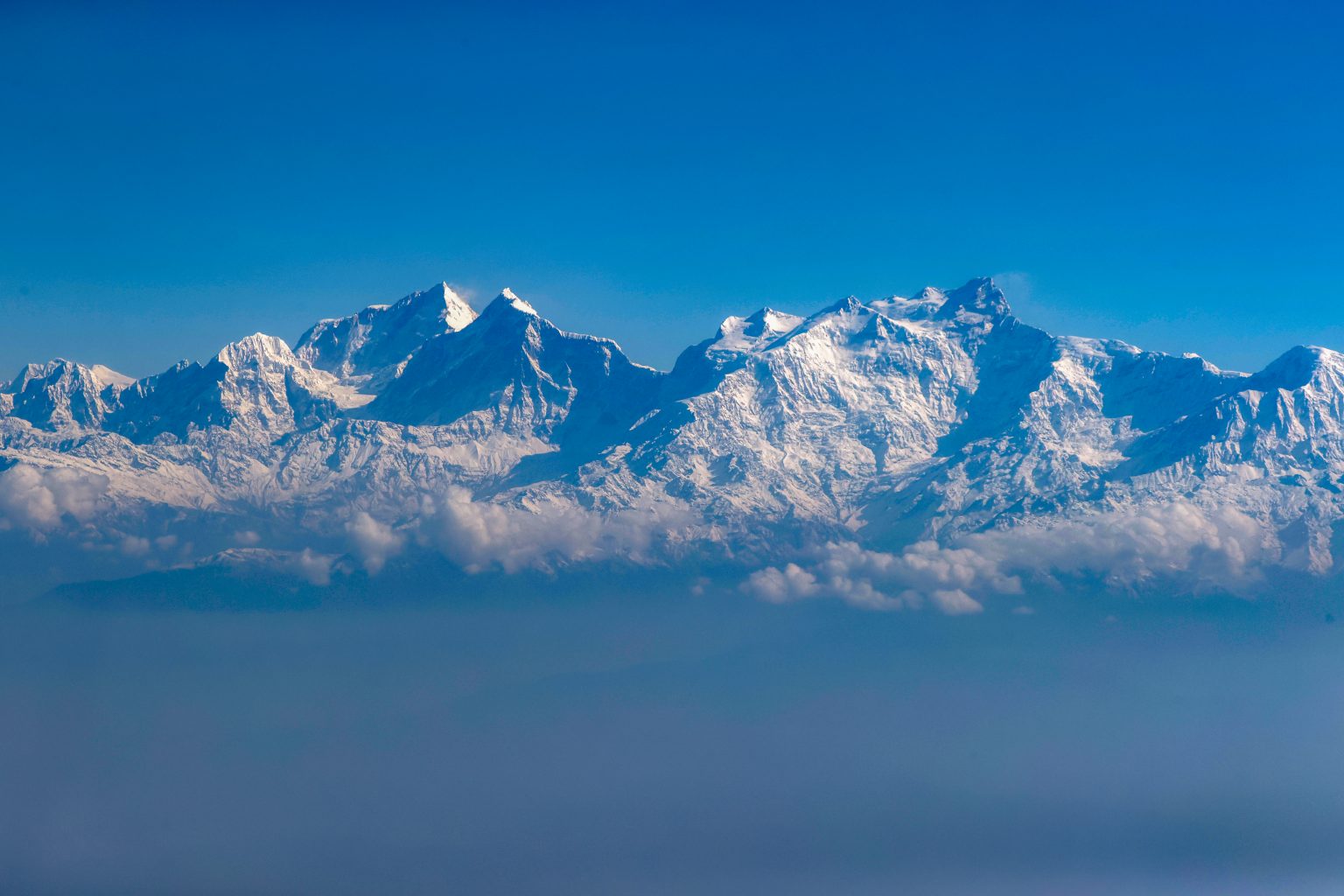 Himalaya's. Гималаи силуэт.